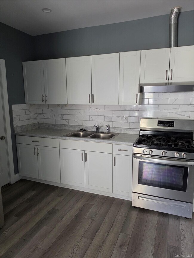 11 White Plains Ave Unit 1E
