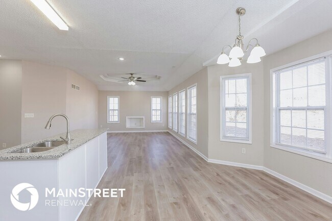 Photo - 204 W 24th St