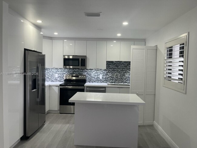 Photo - 6004 NW 38th St Unit 6006