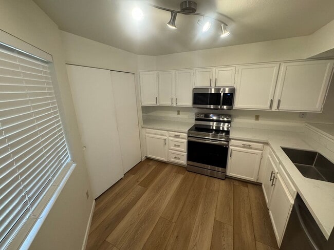 Photo - 9345 N 92nd St