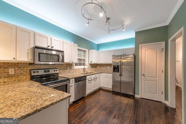 Photo - 1079 Sims St SW
