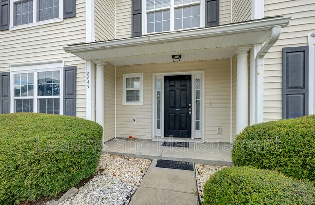 Photo - 8849 Jenny Lind St