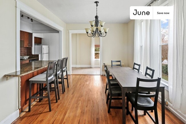 Photo - 1334 Newton St NE