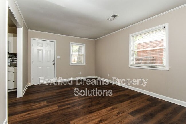 Photo - 415 Hobson St
