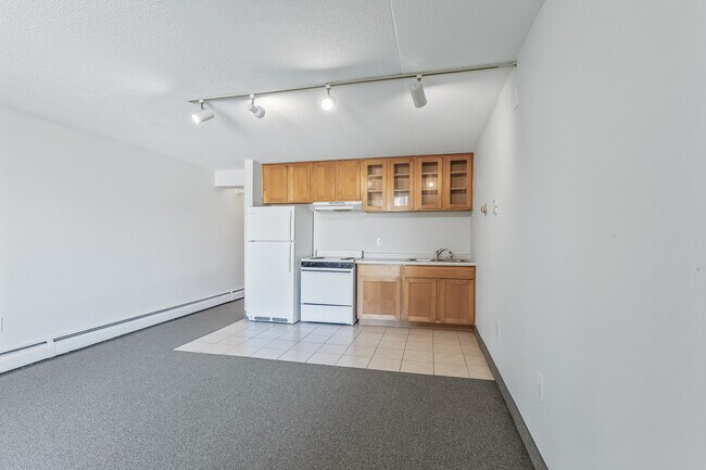 Studios at 7 Corners
