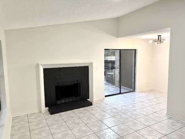 Photo - 9345 Chisholm Rd