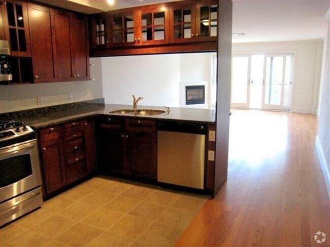 Building Photo - 165 Beacon St Unit 34 Rental