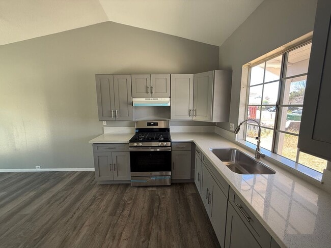 Photo - 4 bedroom 2 bath!