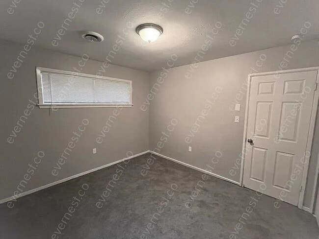 Photo - 408 Queen Marie Ln