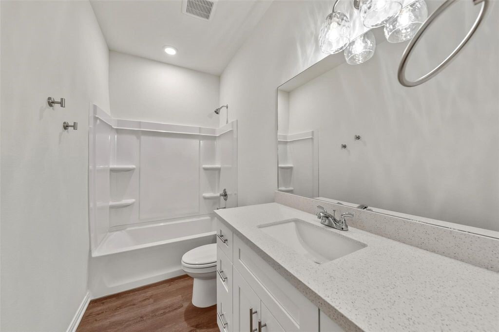 Photo - 714 W Dallas St