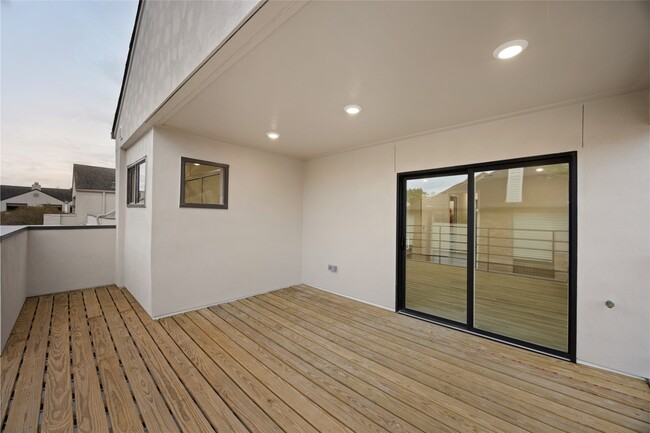 Building Photo - 2668 Bering Dr Unit 2668