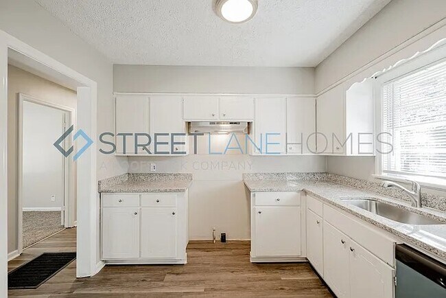 Photo - 137 Prince Ave