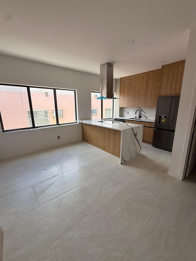 Building Photo - 2436 SW 7th St Unit 1 Rental