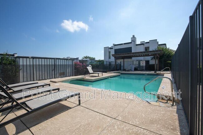 Photo - 2244 Ridgmar Plaza