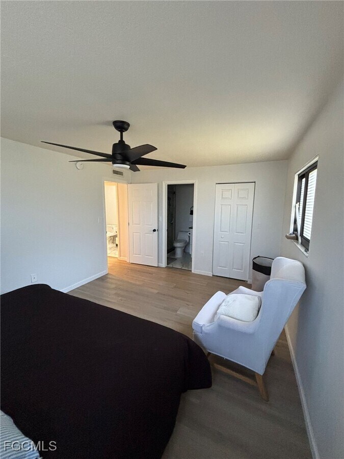 Photo - 5713 Foxlake Dr Unit 4