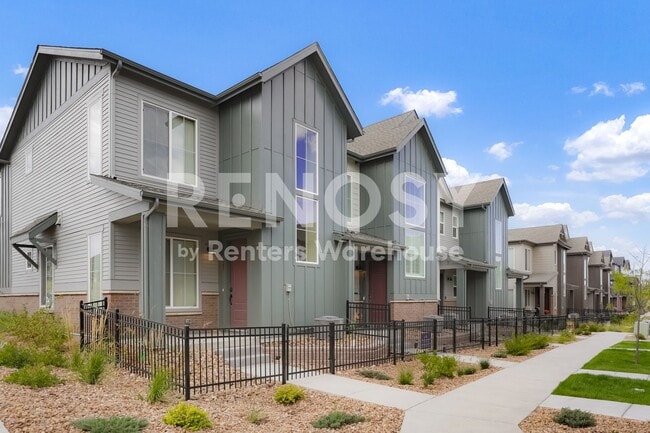 Building Photo - Stunning Brand New Townhouse in Castle Pines!