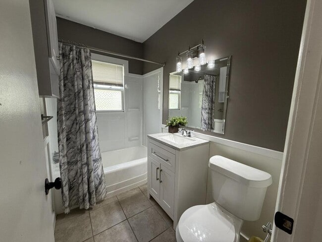 Photo - 1412 N Ballenger Hwy