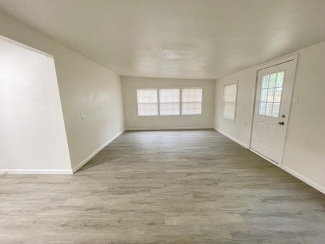 Photo - 2514 Garden Dr