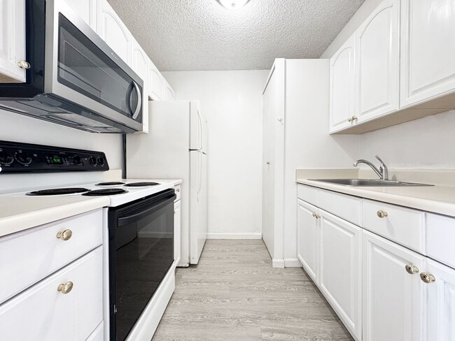 Photo - Pet Friendly, Furnished Waikiki Condo with Central A/C Unit 2312