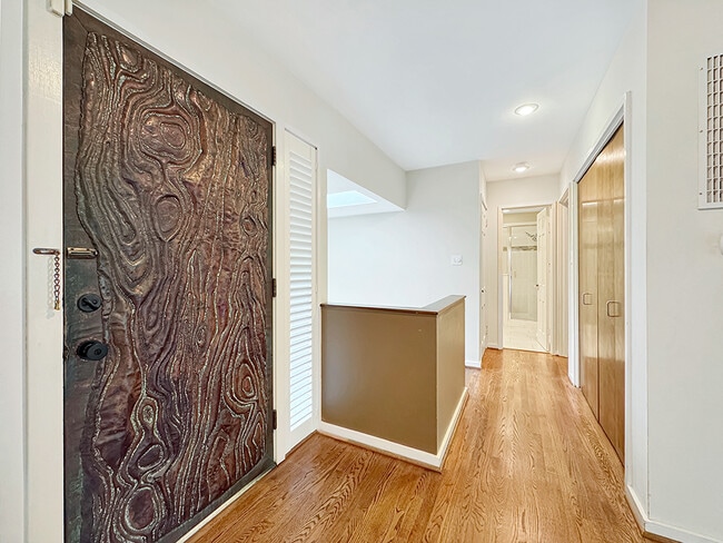 Photo - 609 Indian Springs Ct