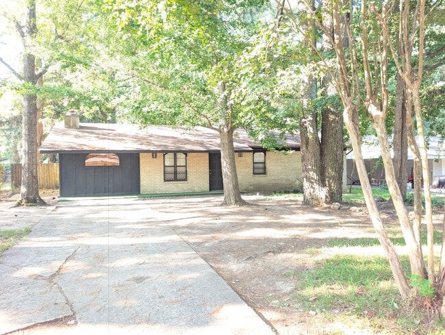 216 Raney Pl