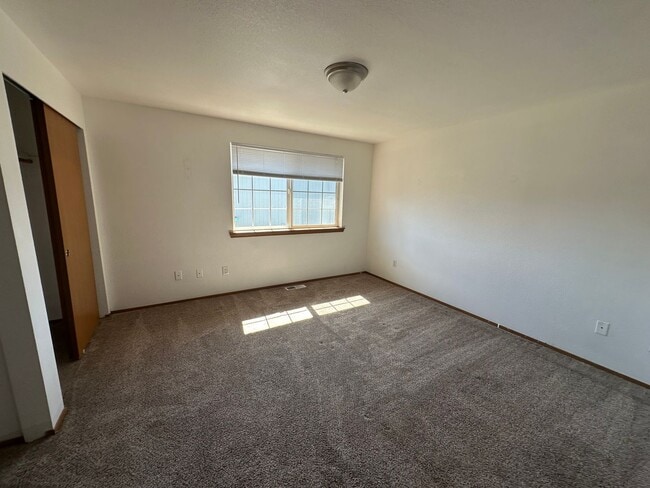 Photo - 15308-15310 Berry Valley Rd SE