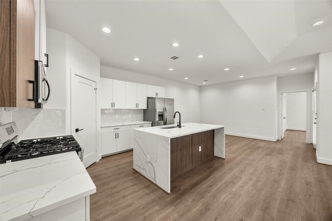 Photo - 2710 Bronze Vis Dr