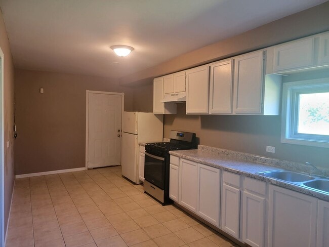 Photo - 14802 Cooper Ave