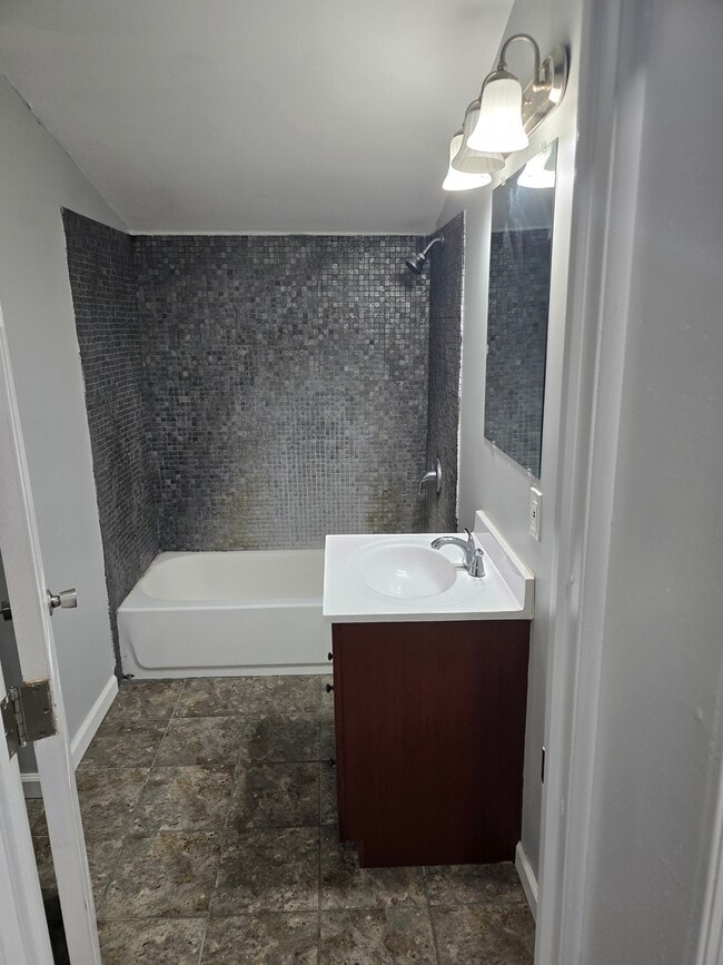 Photo - 342 N 52nd St Unit 2