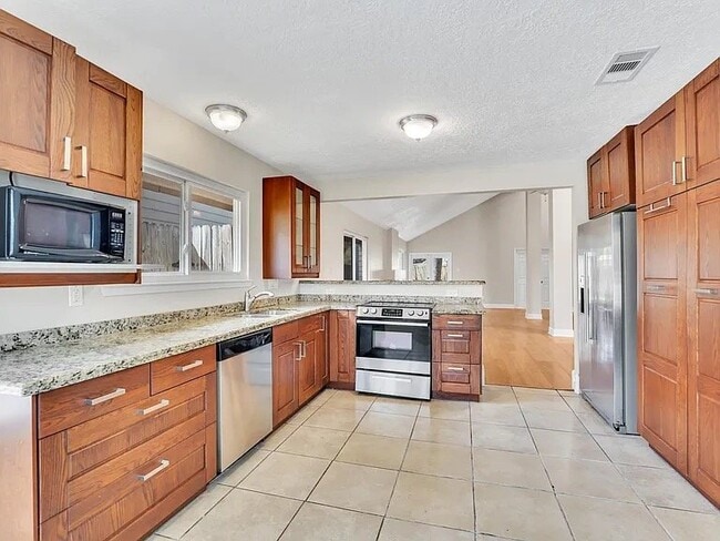 Photo - 19734 Lake Hollow Ln