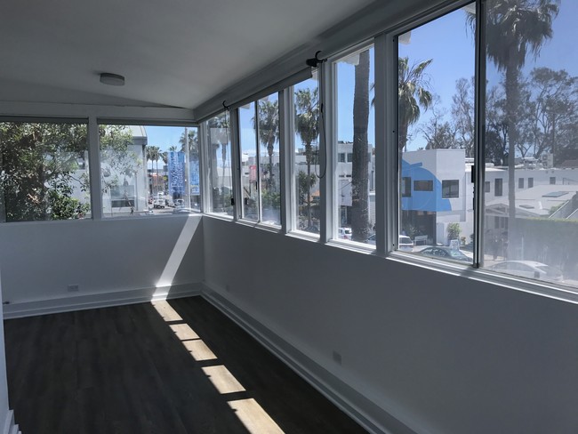 Photo - 1413 Abbot Kinney Blvd Apartments