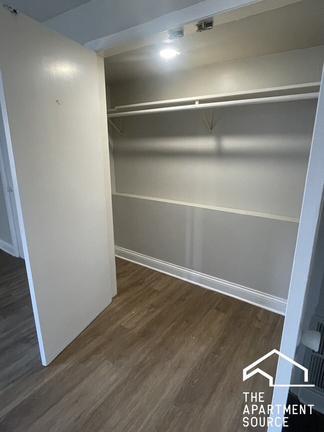 Photo - 5221 W Belmont Ave Unit 2R