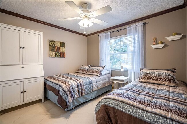 Photo - 622 Waterside Dr