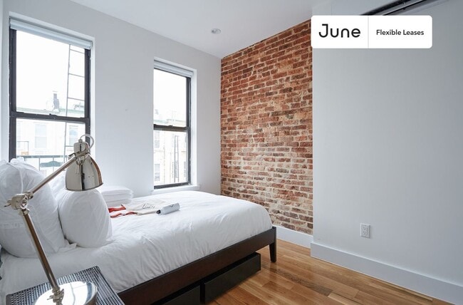 Building Photo - Absolutely ROOM at The Cornelia House