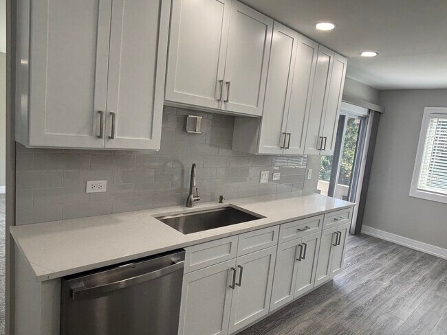 282 Pembridge Ln