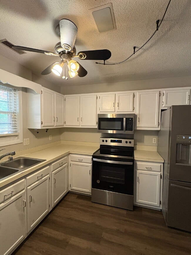 Photo - 502 W Hilltop Ct