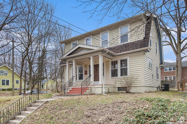Building Photo - 624 5th St Rental