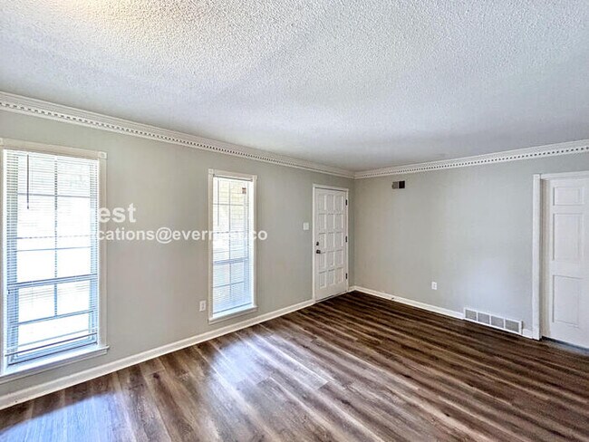 Photo - 2092 Hornsby Cove