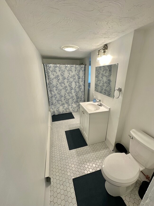 Photo - 122 Larch St