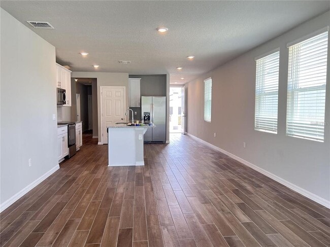 Photo - 981 Rivers Crossing St