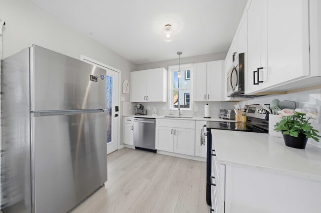 Photo - 2819 S Pine St