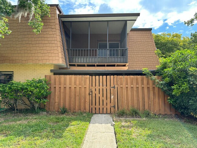 Building Photo - $1600-$2000 P.M Unit 190 Moonstone Ct