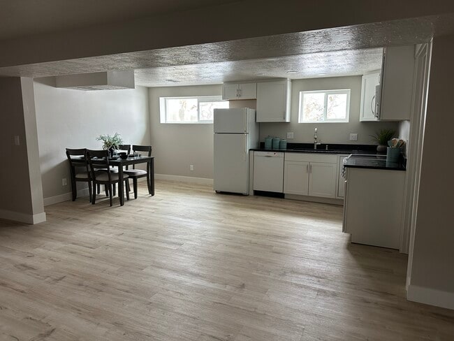 Building Photo - 1268 E 5600 S Unit B Rental