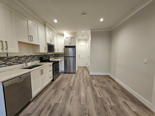 Photo - 5483-5188 188 St Unit 1