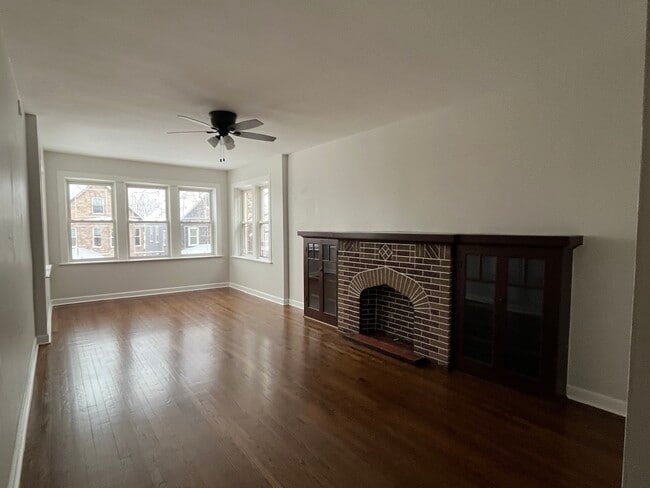 Photo - 2338 N Avers Ave Unit B