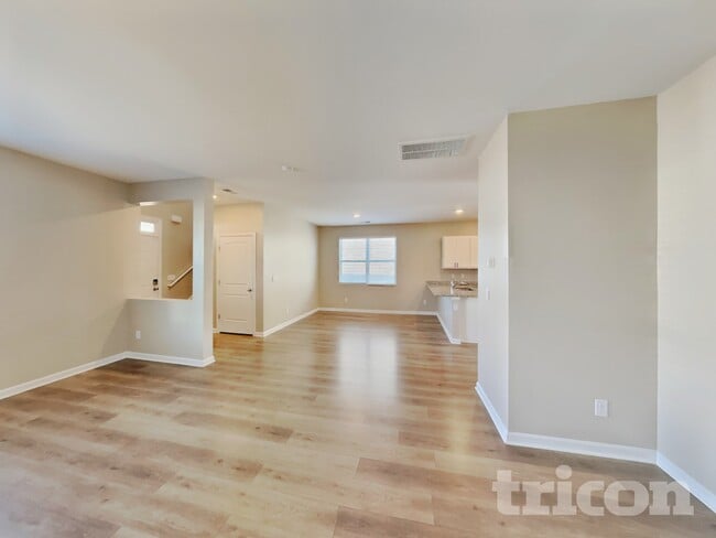 Photo - 1507 Ashgrove Pl