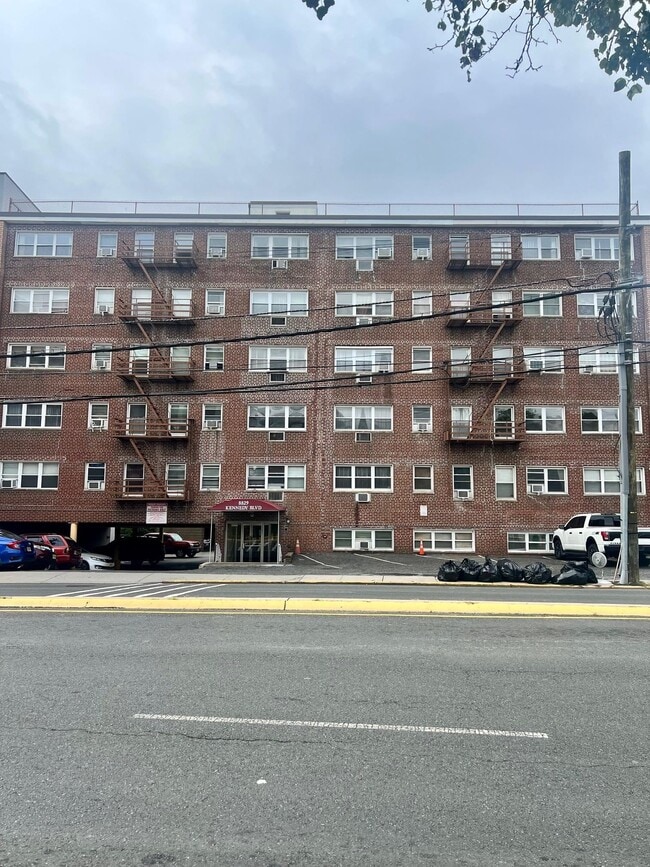 Building Photo - 8829 John F. Kennedy Blvd Unit B1 Rental