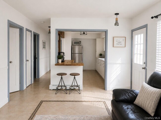 458 W Chester St Unit Lower