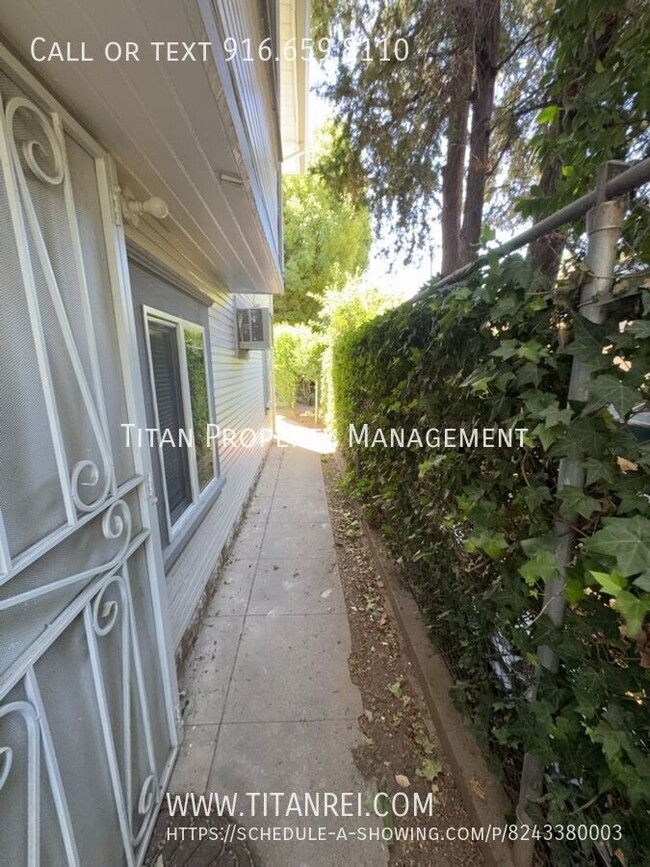 Building Photo - 3402 7th Ave Unit B