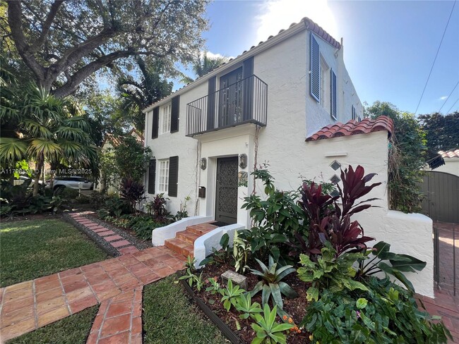 Photo - 936 Sorolla Ave Casa